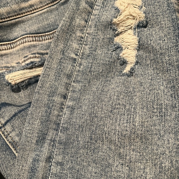 Woman’s American Eagle next level stretch ripped jeans - Picture 14 of 14